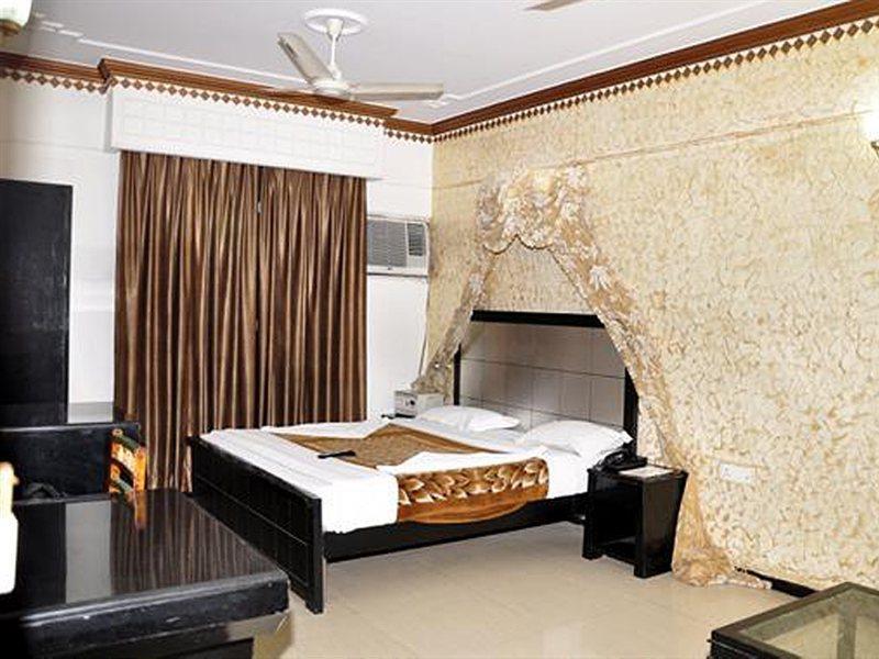 Hotel Maurya Heritage New Delhi Exterior photo